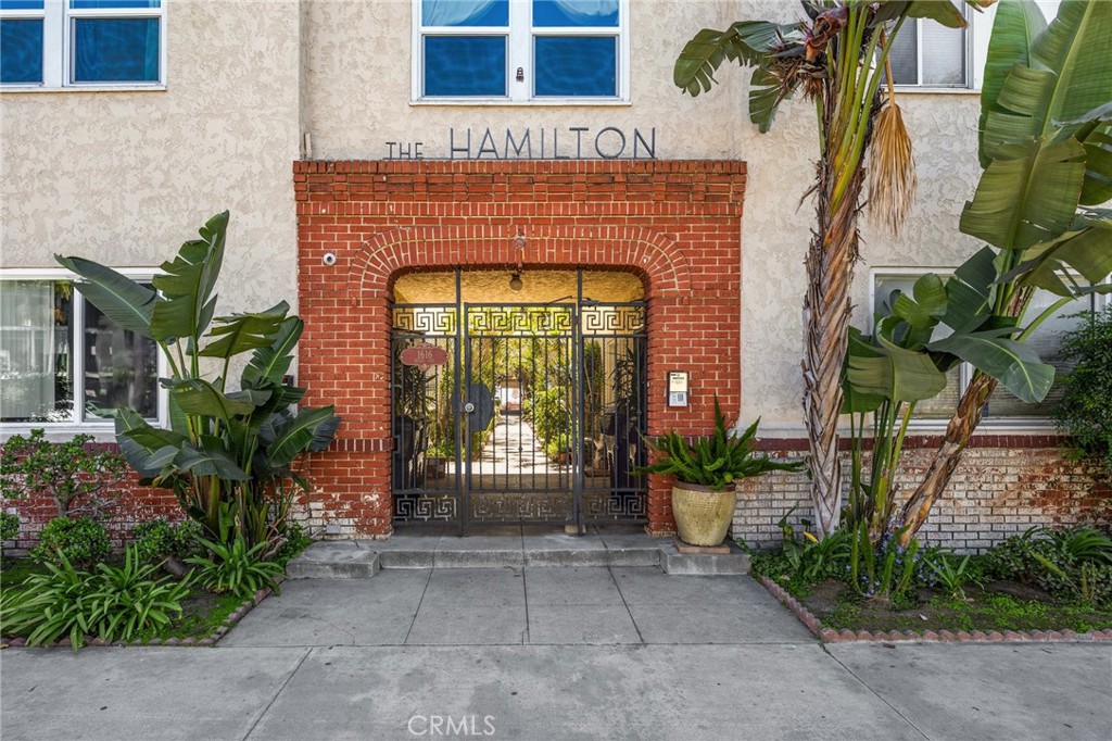 1616 E Ocean Boulevard 6