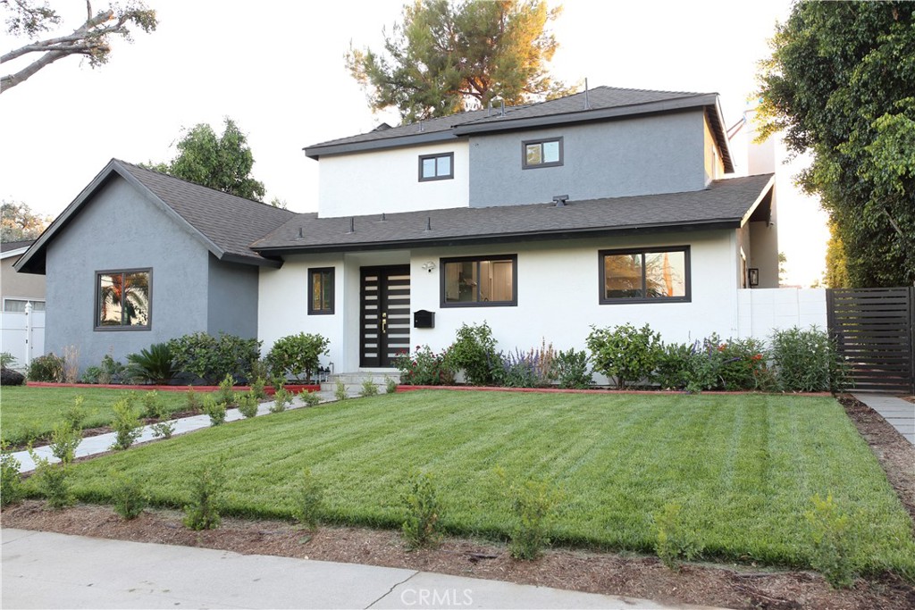 Photo 2 of 19 of 11027 Haskell Avenue house