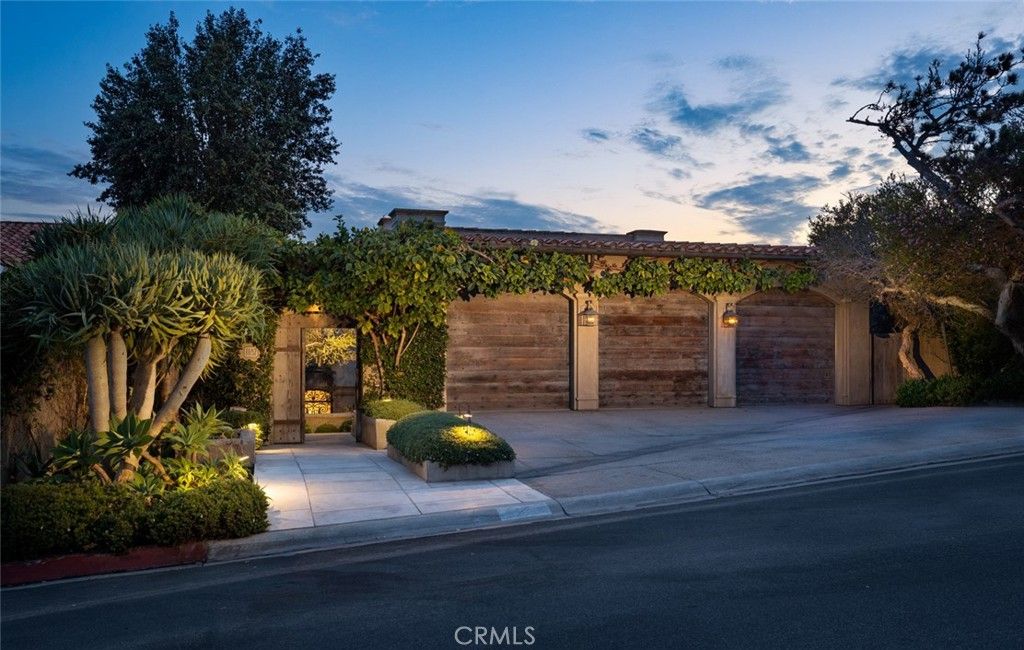 listing image 130729810721537680921