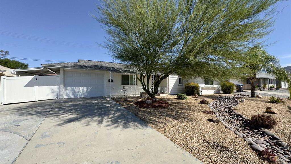 27086 Wentworth Dr