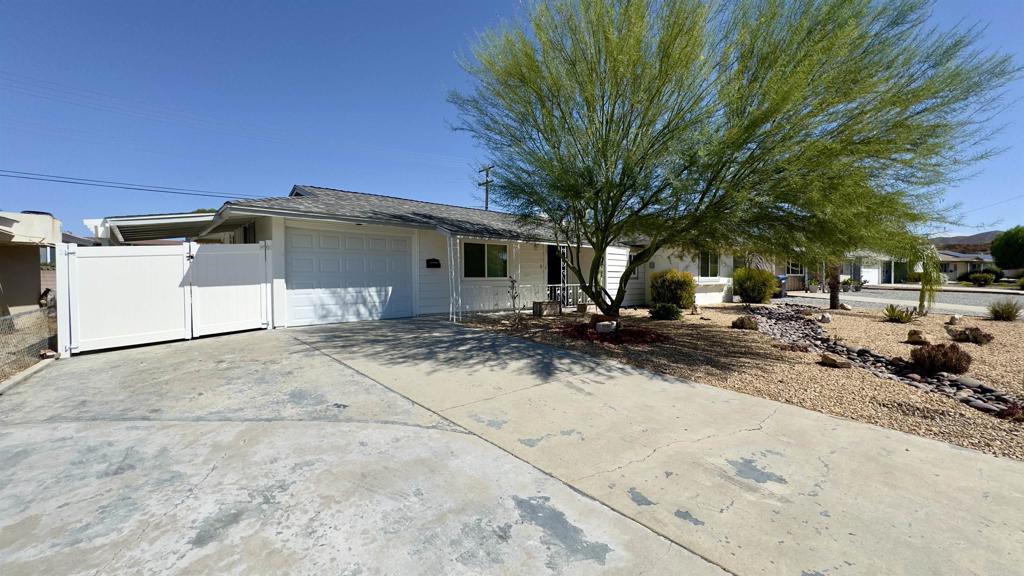 27086 Wentworth Dr