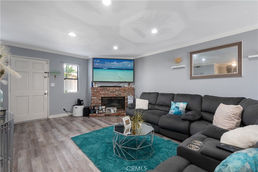 Photo 8 of 37 of 1541 W 146th Street 16 townhome