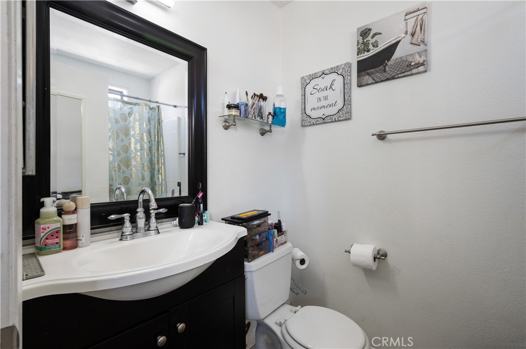 Photo 18 of 37 of 1541 W 146th Street 16 townhome