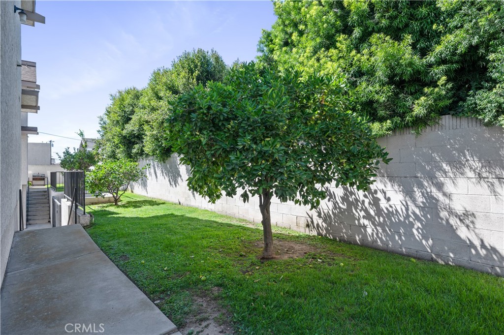 Photo 36 of 37 of 1541 W 146th Street 16 townhome
