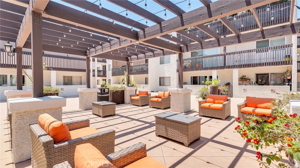 5334 Lindley Avenue 339