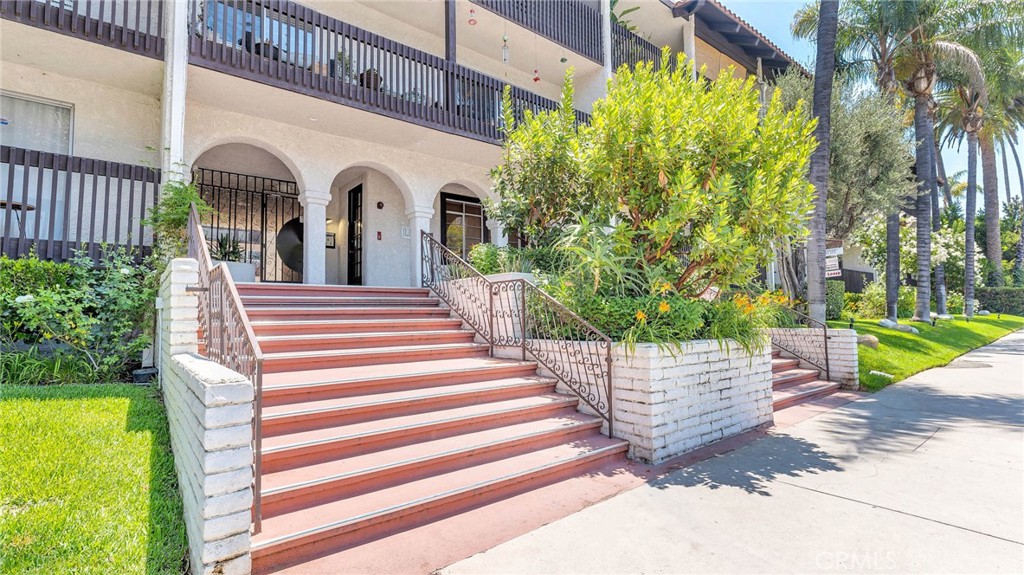 5334 Lindley Avenue 339