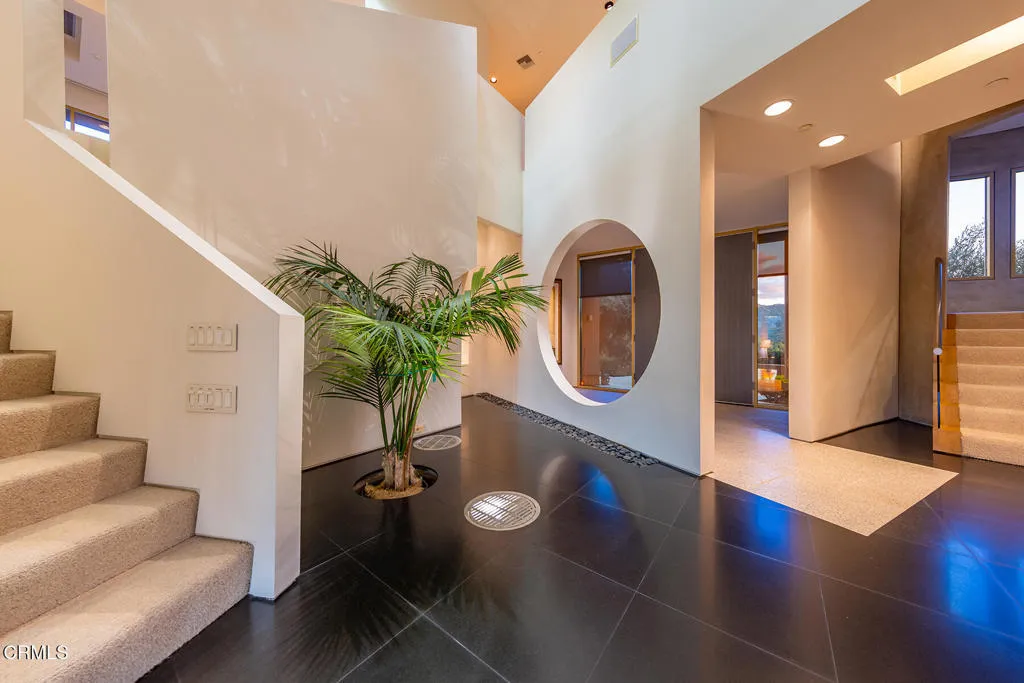 Oak View, California 93022, United States, 6 Bedrooms Bedrooms, ,6 BathroomsBathrooms,Residential,Active,90004