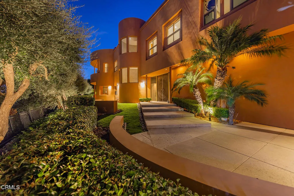 Oak View, California 93022, United States, 6 Bedrooms Bedrooms, ,6 BathroomsBathrooms,Residential,Active,90004