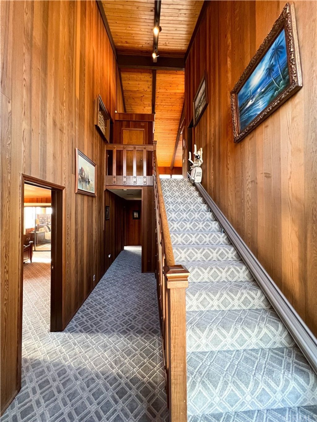 listing image 130727661939035104310