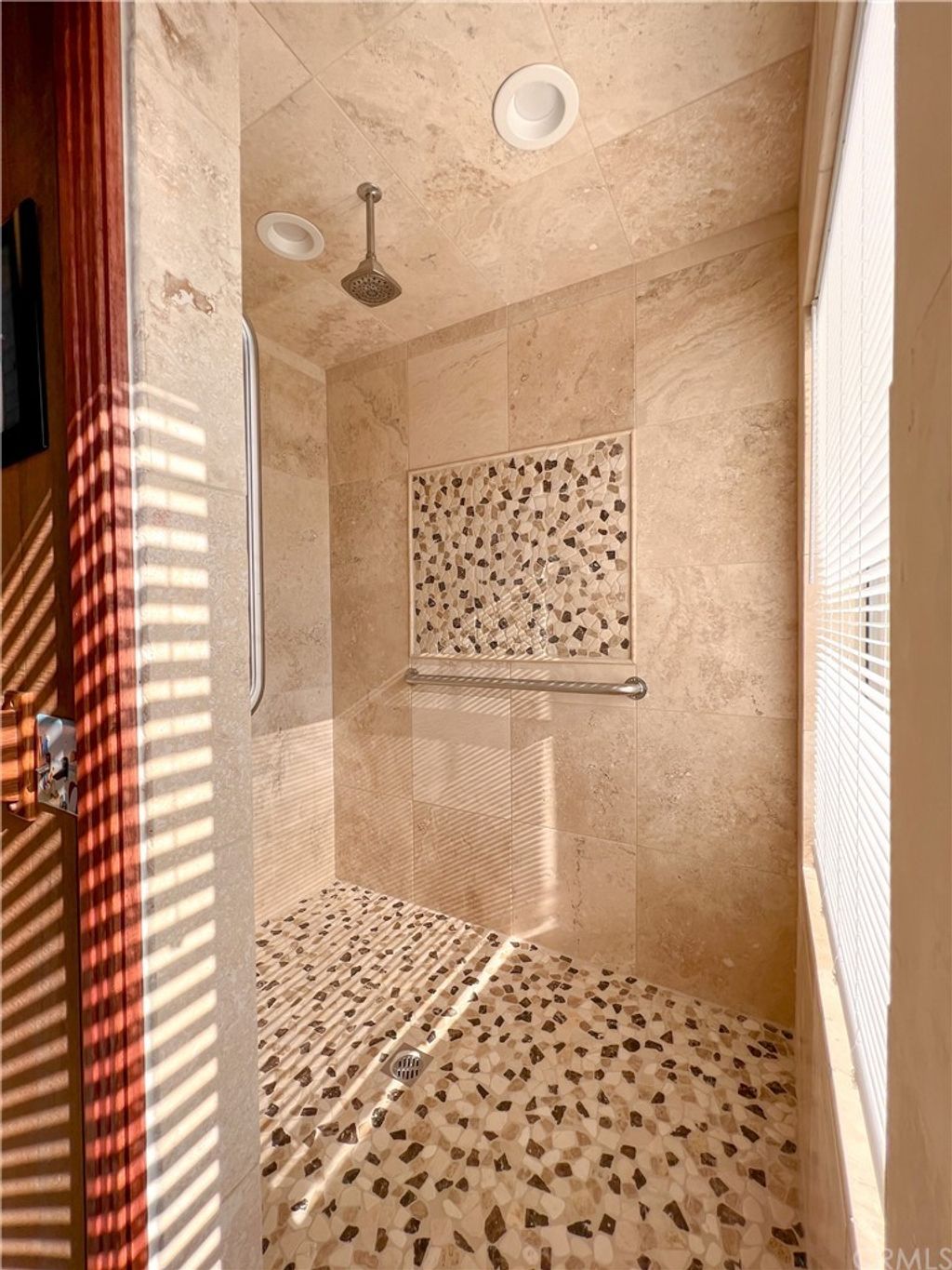 listing image 130720229540147992390