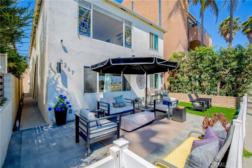 5267 E Ocean Boulevard