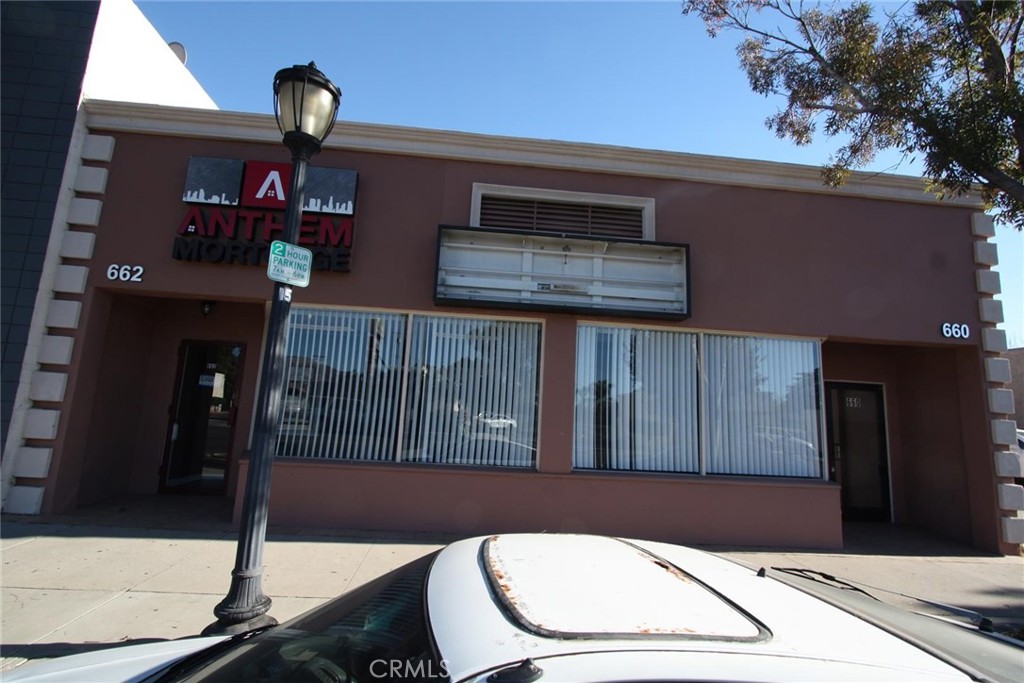 Prime commercial building location features 4 separate office, reception area, private bathroom and approximately 1000 sqft. Also available to be rented with combined office of 660 N Maclay with additional square sqft of approximately 800 2 offices, private bathroom and reception area. Gated private parking located in the back of the building. Close to I-5 and I-210,