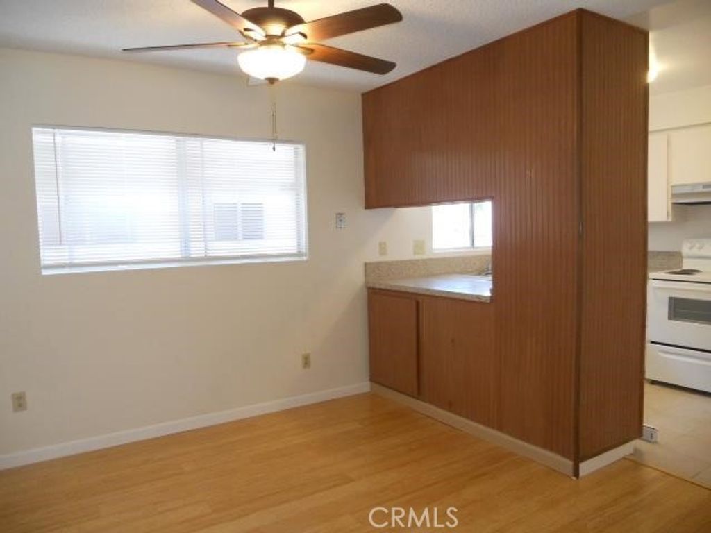 listing image 0