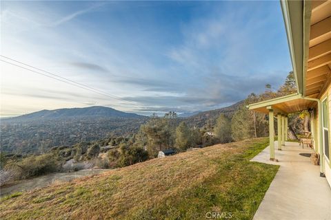 A home in Ahwahnee