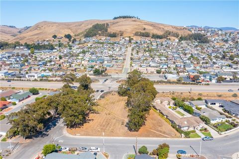 Tiny photo for 2783 Coral Ave, Morro Bay, CA 93442 (MLS # SC24229005)