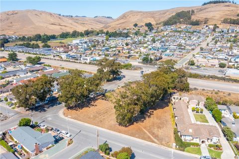 Tiny photo for 2783 Coral Ave, Morro Bay, CA 93442 (MLS # SC24229005)