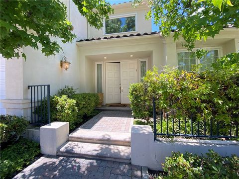 Photo of 11734 Folkstone Ln, Bel Air, CA 90077 (MLS # SR24235871)