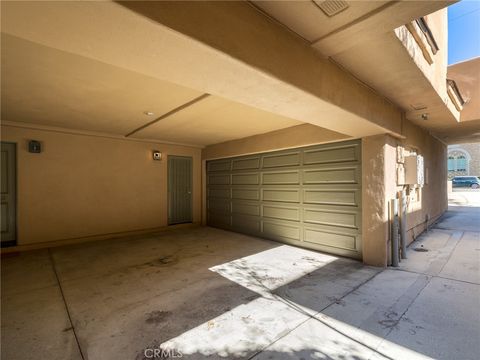 A home in El Segundo