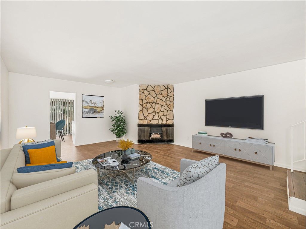 listing image 130722787611359177696