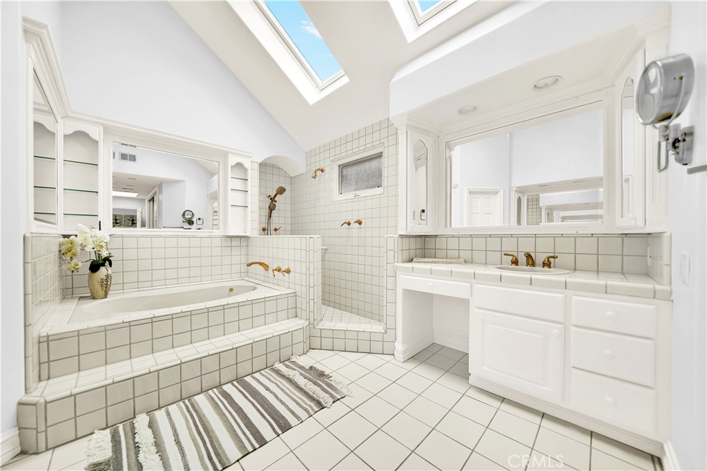 Corona del Mar South of PCH (CDMS) - Residential