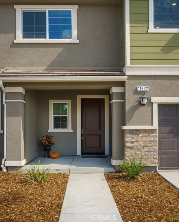 Properties 2 11622 Eldridge Avenue