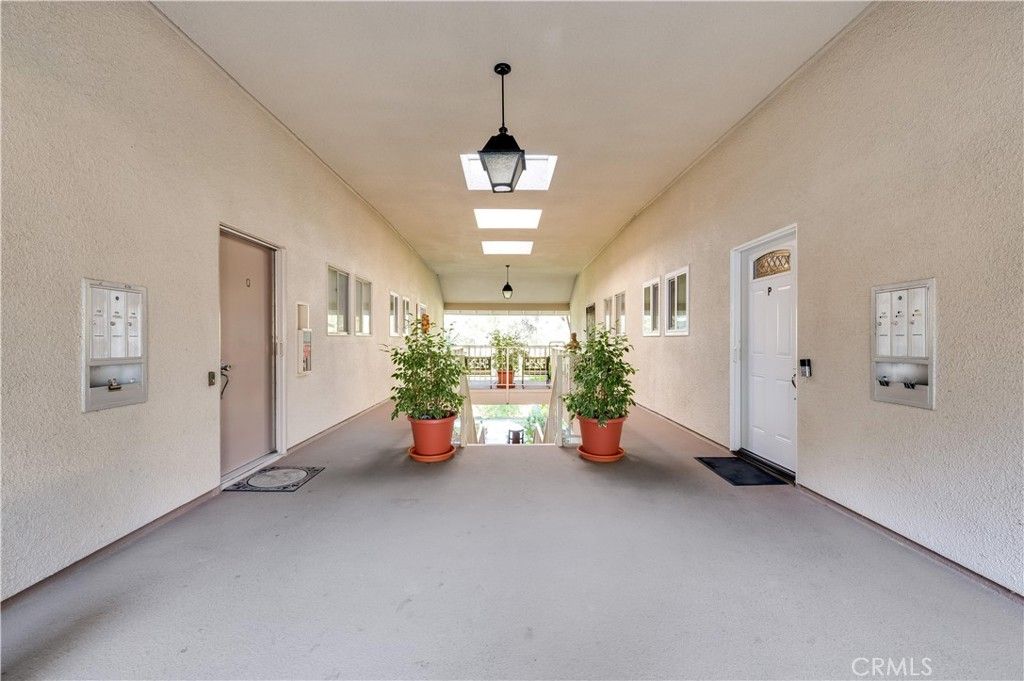 listing image 130729963487101019323