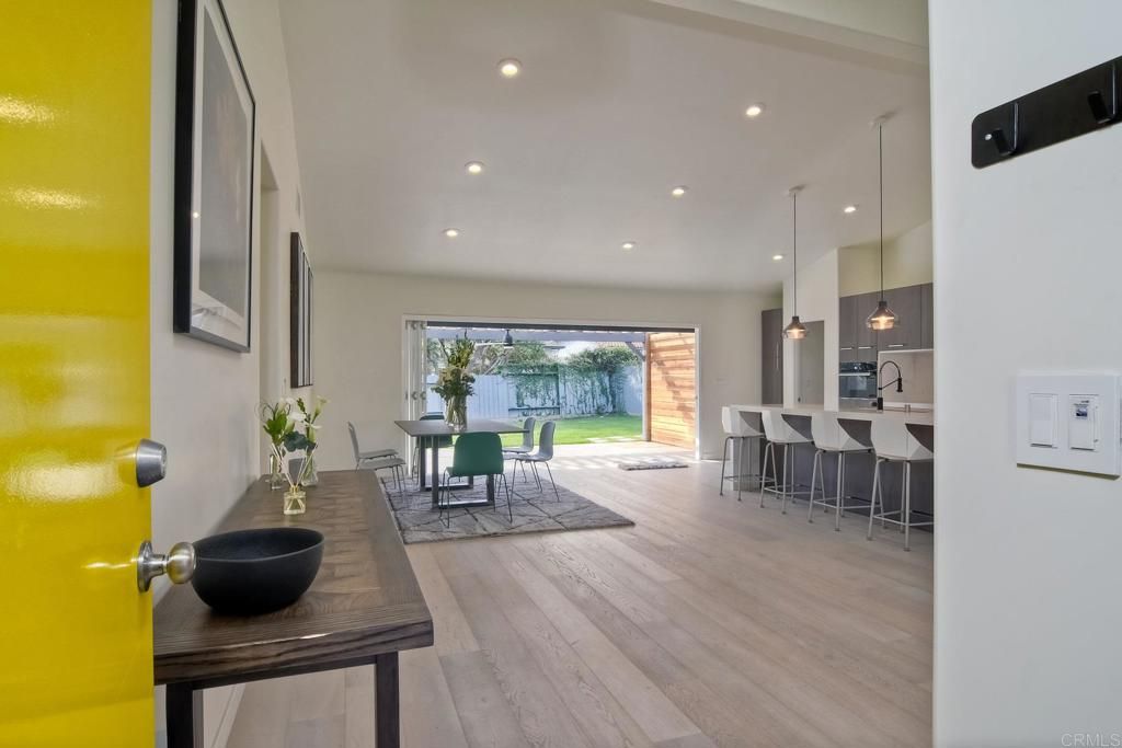 listing image 130722603971948947167