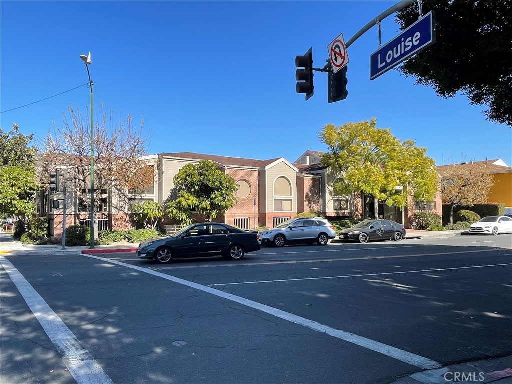 1,000 square feet of office space comprised of four (4) offices and a reception area; two (2) parking spaces; garden office building; tenants pay for separately metered electricity; landlord provides janitorial service to the suites; the HVAC units are packaged, controlled by the tenants and dedicated exclusively to the suites; parking is $50 per space per month located in a semi-subterranean garage; tenants have 24 hour access to the premises; excellent Glendale location north of the 134 Freeway and just east of the intersection of Brand Boulevard and Glenoaks Boulevard (Trader Joe's,
Walgreens and Coffee Bean & Tea Leaf).