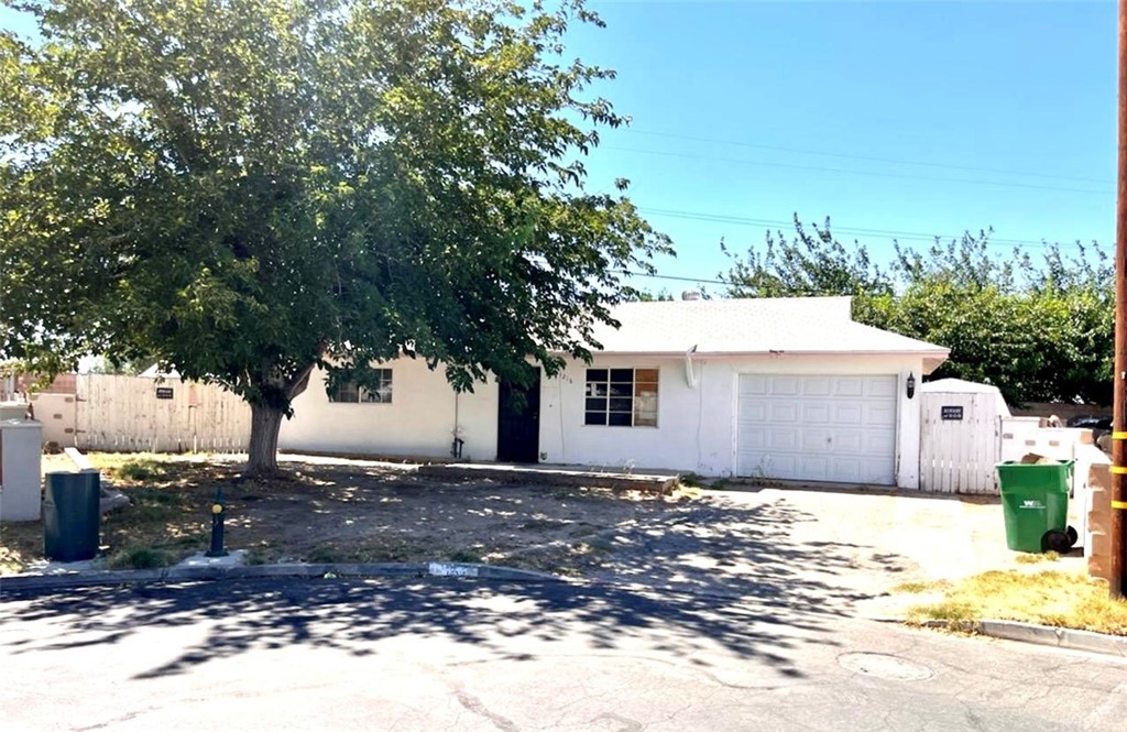 Photo 1 of 1 of 1216 W Newgrove Street house