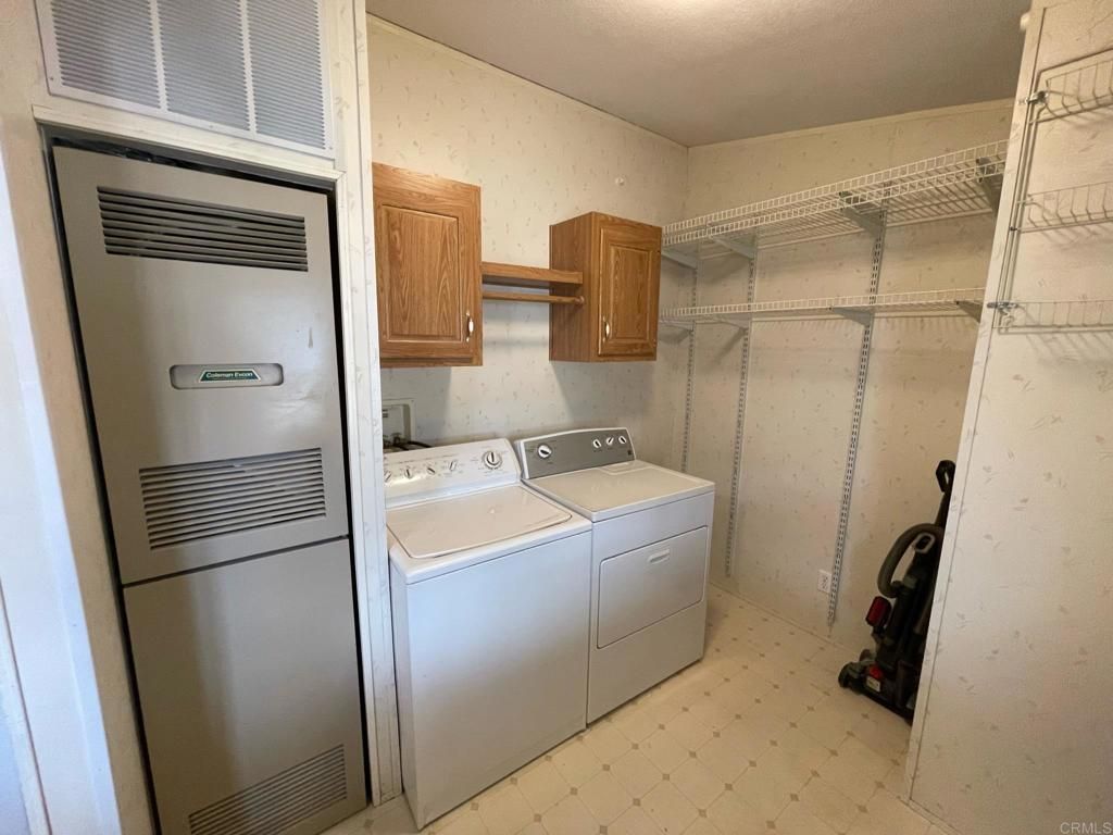 listing image 130725367959066220225