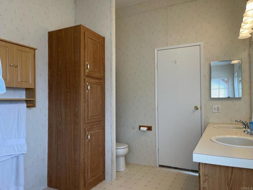 listing image 130725380239938844831