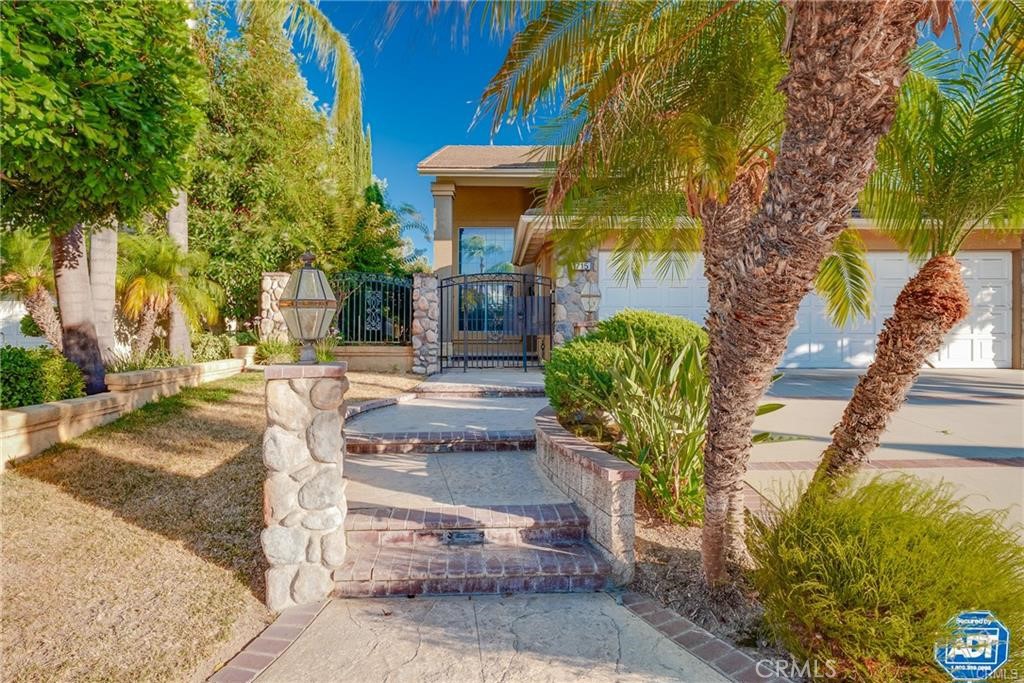 Luxurious residence located in the high point of North Chino Hills, this exquisite two-story home boasts four bedrooms, three bathrooms
and features a spacious backyard with pool, city lights and mountain view for entertainment.
**OFFER FULLY FURNISHED*** Enjoy Luxury Living!