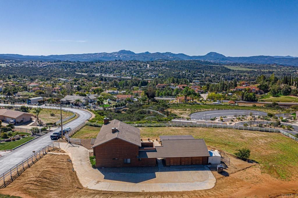 listing image 130726597394523660479