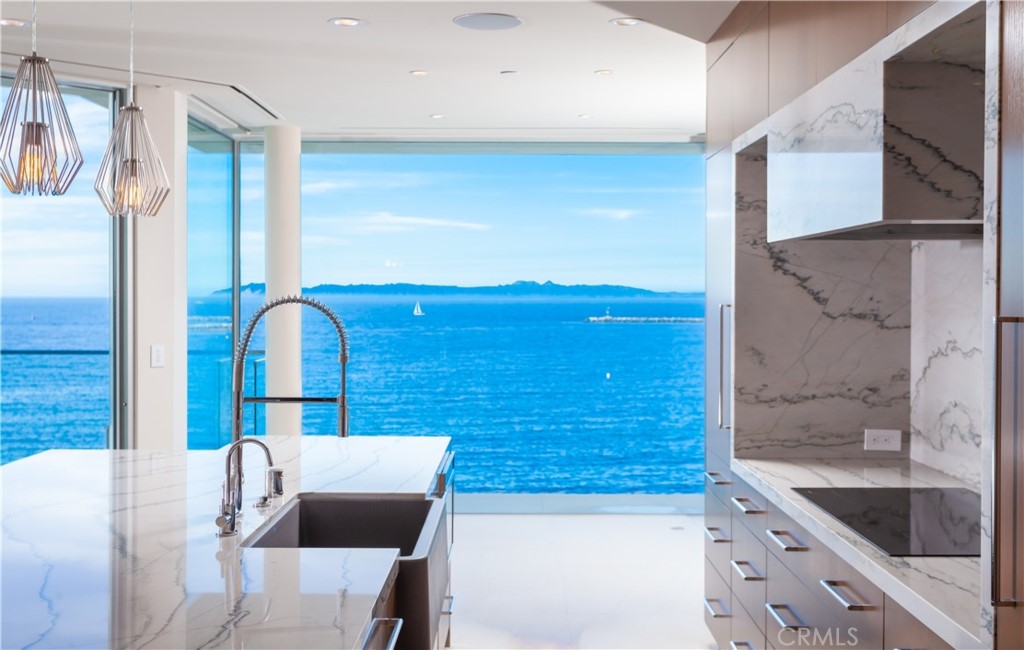 Corona del Mar South of PCH (CDMS) - Residential