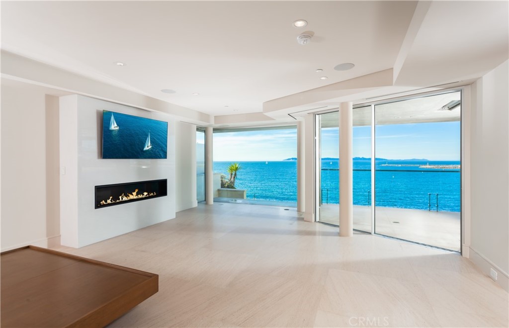 Corona del Mar South of PCH (CDMS) - Residential
