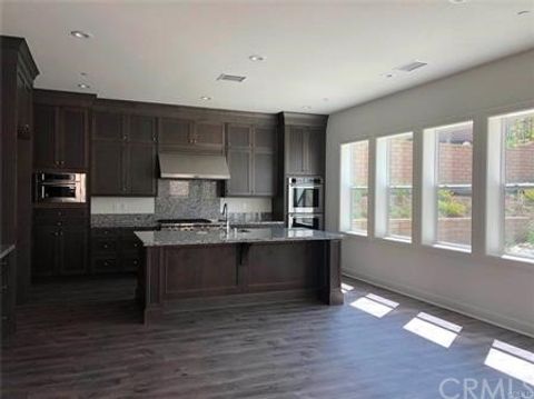 40 Barberry Lake Forest CA 92630