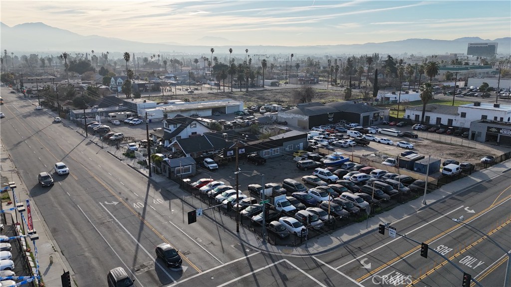 Located just north of downtown in a high-visibility corridor, 885 N E Street in San Bernardino presents a compelling commercial opportunity for a variety of ventures. This property’s strategic location near major thoroughfares and local amenities points to strong foot and vehicle traffic, making it ideal for businesses seeking optimal exposure. While its existing layout is well-suited for an automotive-focused enterprise, the property’s versatile design can easily accommodate retail, office, or service-oriented uses. Whether you’re an investor looking to diversify your portfolio or an entrepreneur aiming to establish a presence in a bustling district, 885 N E Street offers the potential to thrive in a rapidly evolving market. Sale of the property includes transferable license.