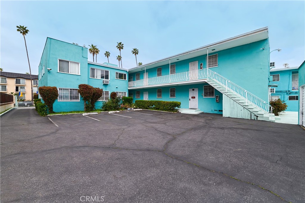 330 S Kenmore Avenue