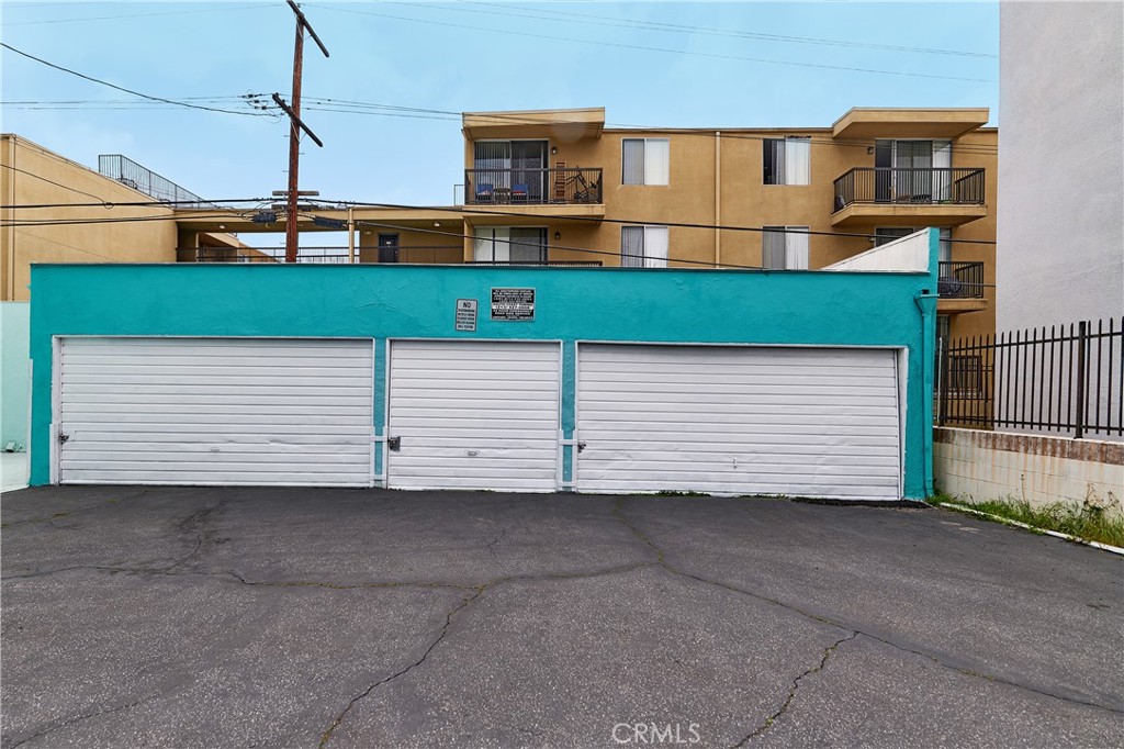 330 S Kenmore Avenue