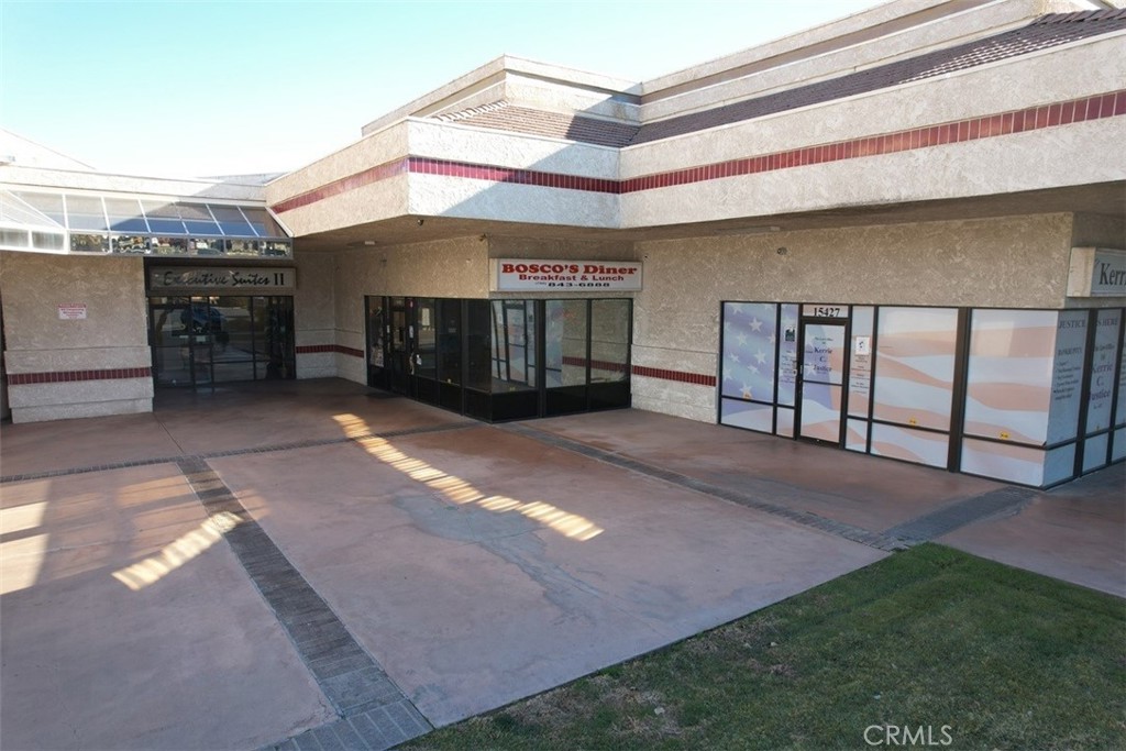Turn key Restaurant Building for sale. Located in multi-tenant condo Park Center. Building size/Lot size 1534 sf. Year built 1983. Great location. Close to Kaiser Medical Clinic, Shopping, Gas Stations, Fast food restaurants, Professional Offices, and easy access to freeway I-15.
Note: Business Opportunity and FF&E are NOT included in the sale. BUSINESS OPPORTUNITY TO BE PURCHASED WITH BUILDING/PROPERTY.