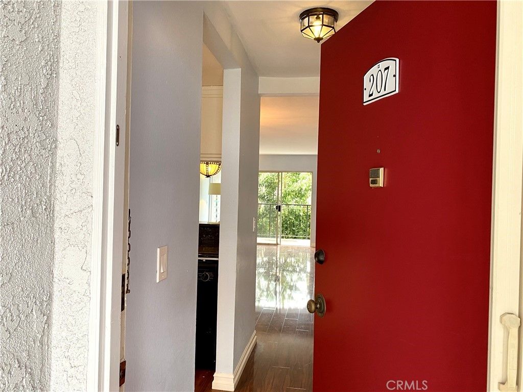 listing image 130724827829429547182