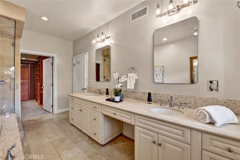 Photo 43 of 47 of 123 N Doheny Drive house
