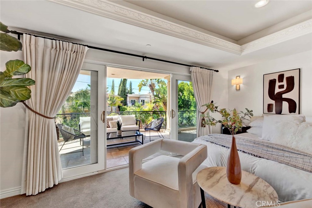Photo 40 of 47 of 123 N Doheny Drive house