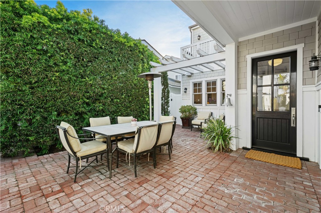 57 Savona Walk