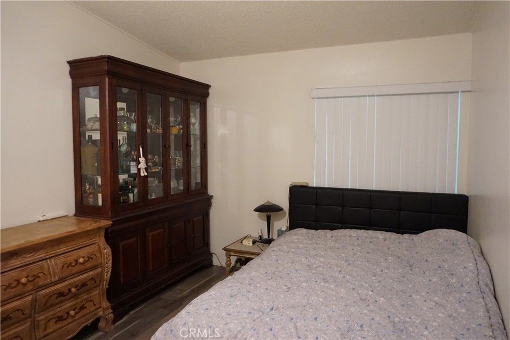 listing image 130728441067448530366