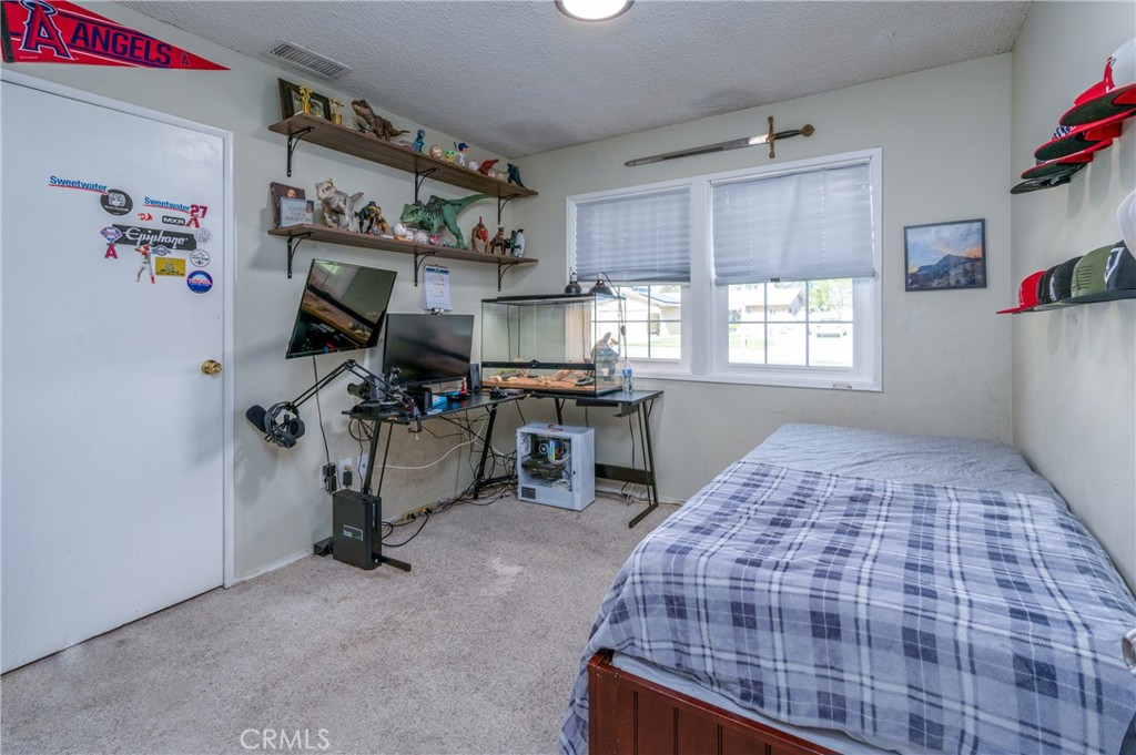 ,La Tract - Residential