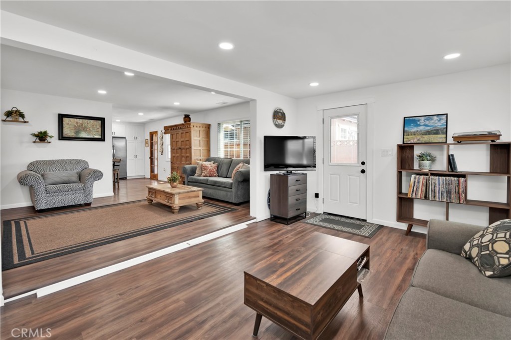 ,La Tract - Residential