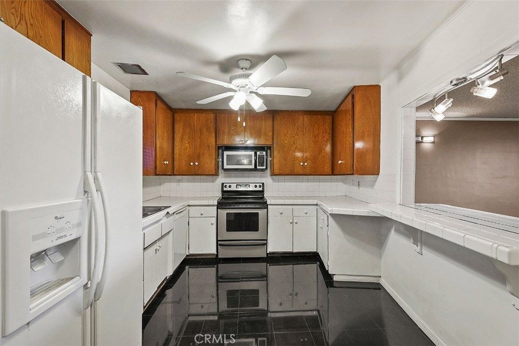 listing image 130722255151579810695