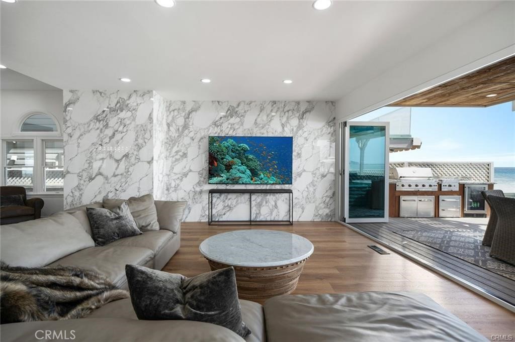 Beach Road Custom (BR) - Residential