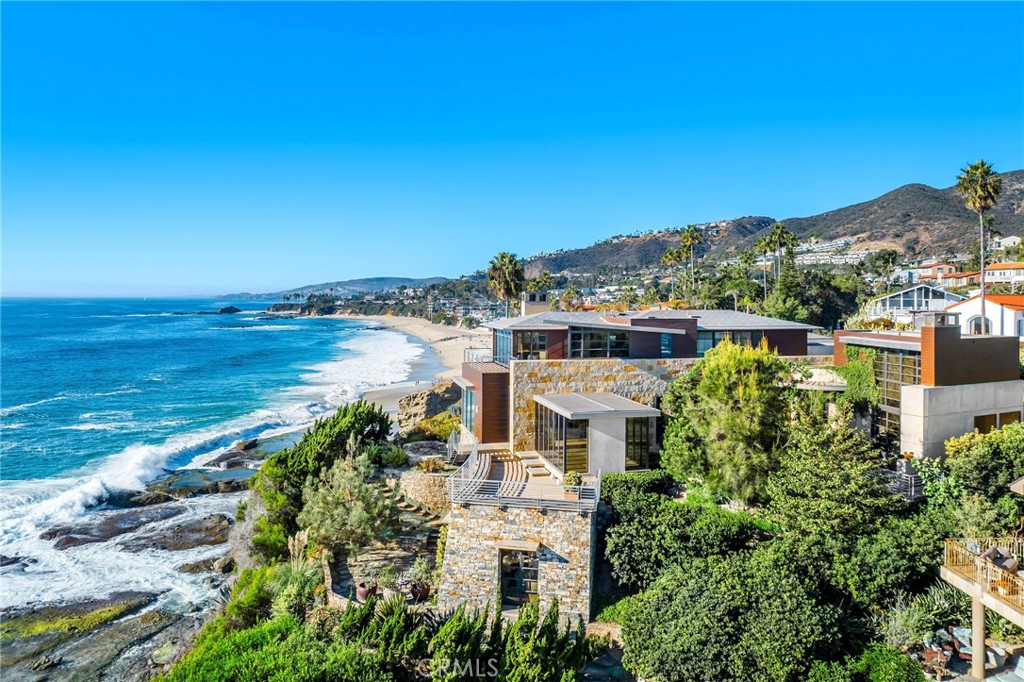 15 Camel Point Drive